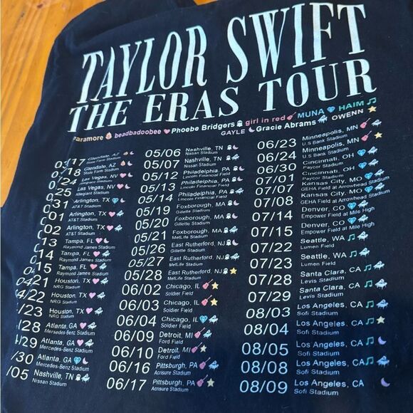 UNOFFICIAL- Taylor Swift The Eras Tour Graphic black Tee Women xl Canvas - Picture 2 of 7